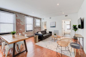 New Downtown Loft Style Apartment Above Restaurant